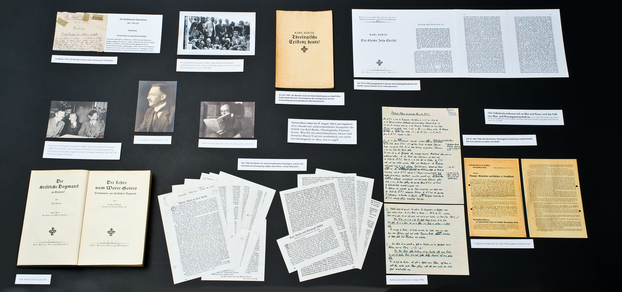 Vitrine 'Barthsche Theologie im Nationalsozialismus'