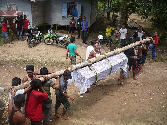 Beerdigung von Sanung Tambun