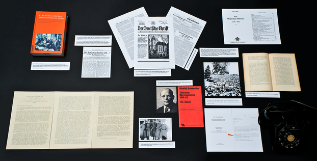 Vitrine 'Barthsche Theologie im Nationalsozialismus'