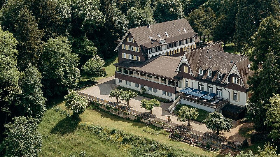 Tagungshaus Bienenberg, fotografiert von oben mit einer Drohne